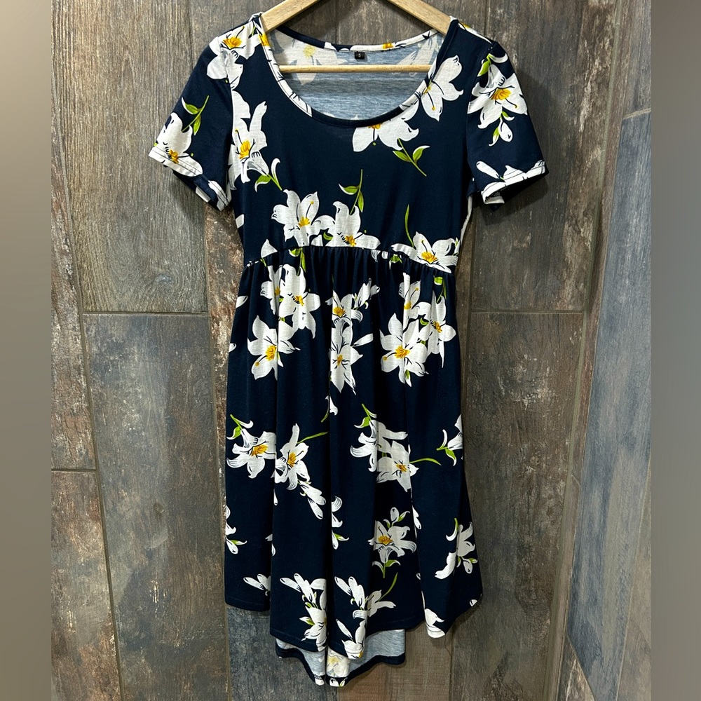 Small - Short Sleeve High/Low Dress - Navy with Lilly Pattern - Picture 1 of 4